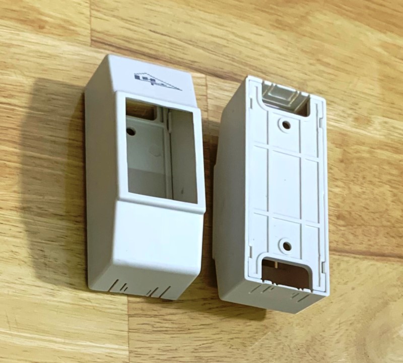 Hộp nhựa chụp CB điện